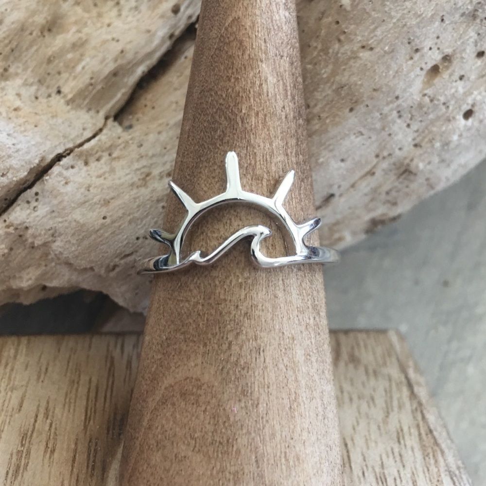 Sterling Silver Sun and Wave Ring Size 6